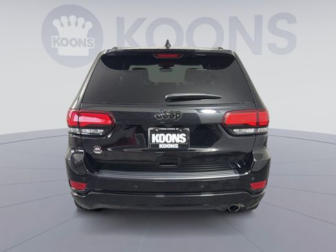 Used 2022 Jeep Grand Cherokee Laredo X image 5