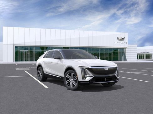 New 2025 Cadillac Lyriq Luxury RWD image 1