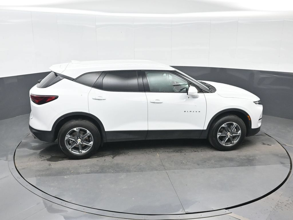 Used 2025 Chevrolet Blazer LT FWD image 22