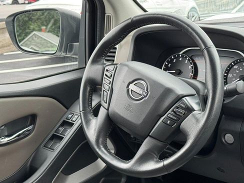 Used 2022 Nissan Frontier SV AWD/4WD image 12
