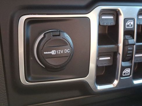 Used 2023 Jeep Gladiator Sport image 24