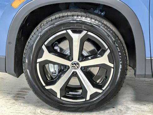 New 2026 Volkswagen Tiguan SE image 24