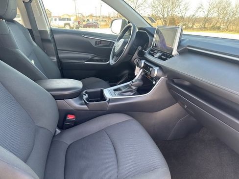 Used 2025 Toyota RAV4 LE image 17