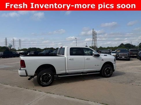 Used 2025 RAM 2500 Laramie AWD/4WD image 3