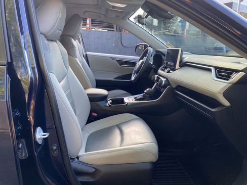 Used 2023 Toyota RAV4 XLE Premium AWD/4WD image 19