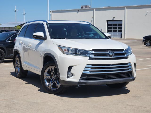 Used 2019 Toyota Highlander Limited Platinum AWD/4WD image 2