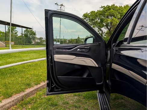Used 2021 Cadillac Escalade Sport w/ Driver Assist Tech Package AWD/4WD image 10
