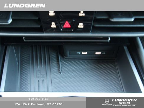 Certified 2025 Volkswagen Atlas SEL image 24