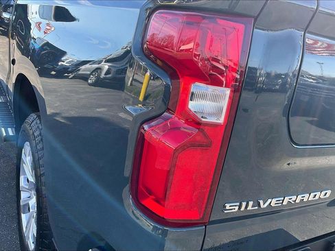 Used 2025 Chevrolet Silverado 1500 LTZ w/ LTZ Premium Package image 27