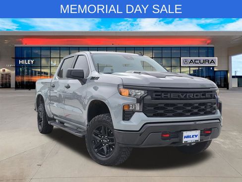 Used 2025 Chevrolet Silverado 1500 Custom Trail Boss w/ LPO, Dark Essentials Package AWD/4WD image 1