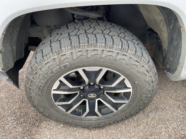 Used 2021 Toyota Tacoma TRD Sport w/ Technology Package AWD/4WD image 5