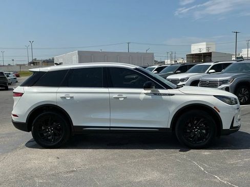 Used 2025 Lincoln Corsair FWD image 2