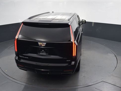 Certified 2025 Cadillac Escalade ESV Sport w/ Touring Package image 48