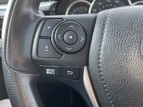 Used 2015 Toyota Corolla LE image 20