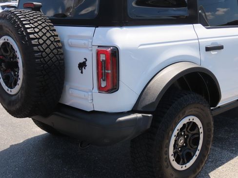 Certified 2023 Ford Bronco Badlands w/ Sasquatch Package AWD/4WD image 10