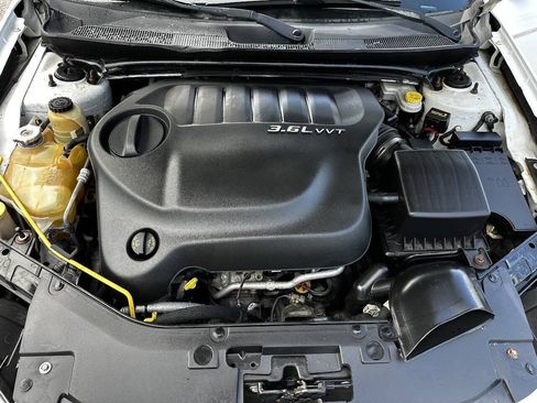 Used 2011 Chrysler 200 Limited FWD image 20