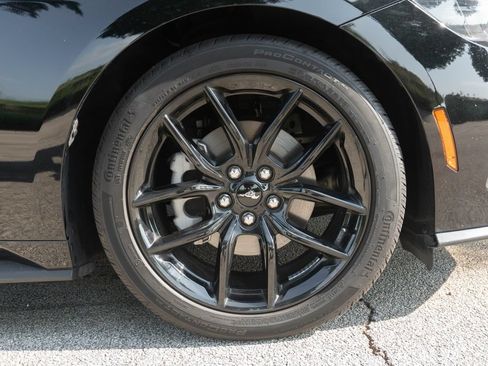 Used 2025 Ford Mustang Coupe RWD image 11