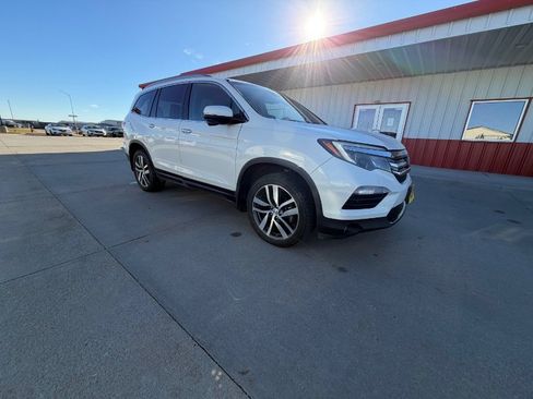 Used 2016 Honda Pilot Touring image 2