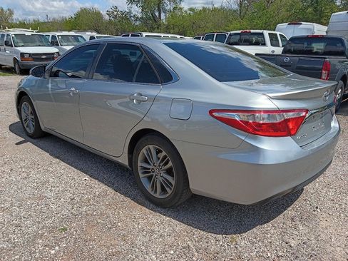 Used 2016 Toyota Camry SE image 7