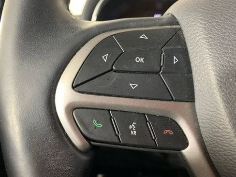Used 2020 Jeep Grand Cherokee Altitude AWD/4WD image 27