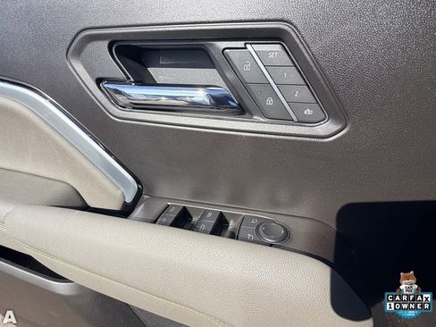 Used 2025 Chevrolet Colorado ZR2 w/ Technology Package AWD/4WD image 8