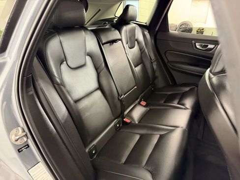 Used 2023 Volvo XC60 B5 Plus AWD/4WD image 36
