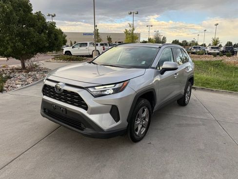 Used 2025 Toyota RAV4 XLE AWD/4WD image 3