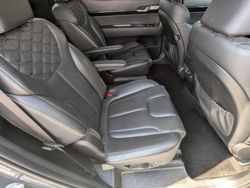 Used 2022 Hyundai Palisade Limited FWD image 17
