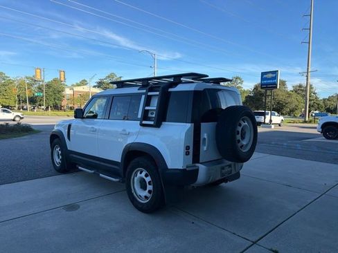 Used 2023 Land Rover Defender 110 S AWD/4WD image 7