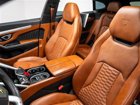 Used 2019 Lamborghini Urus image 18