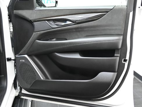 Used 2018 Cadillac Escalade Platinum AWD/4WD image 22