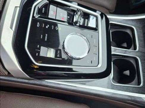 Used 2023 BMW 760i xDrive image 19