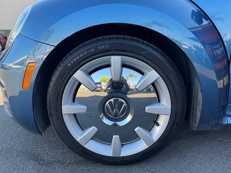 Used 2019 Volkswagen Beetle 2.0T SE FWD image 7