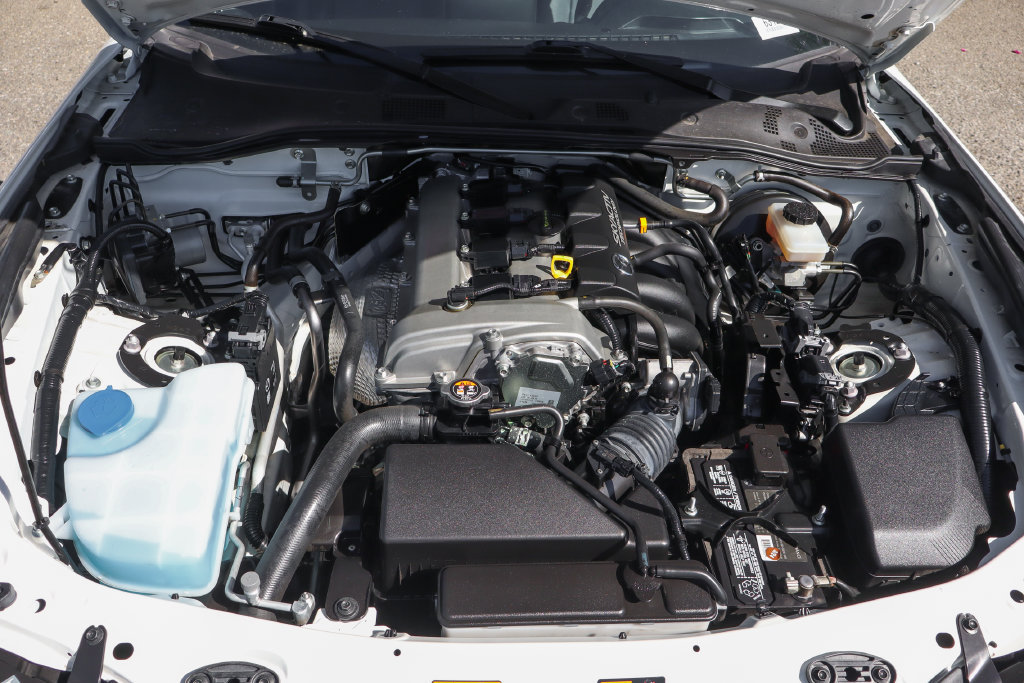 Used 2019 MAZDA MX-5 Miata RF Grand Touring RWD image 11