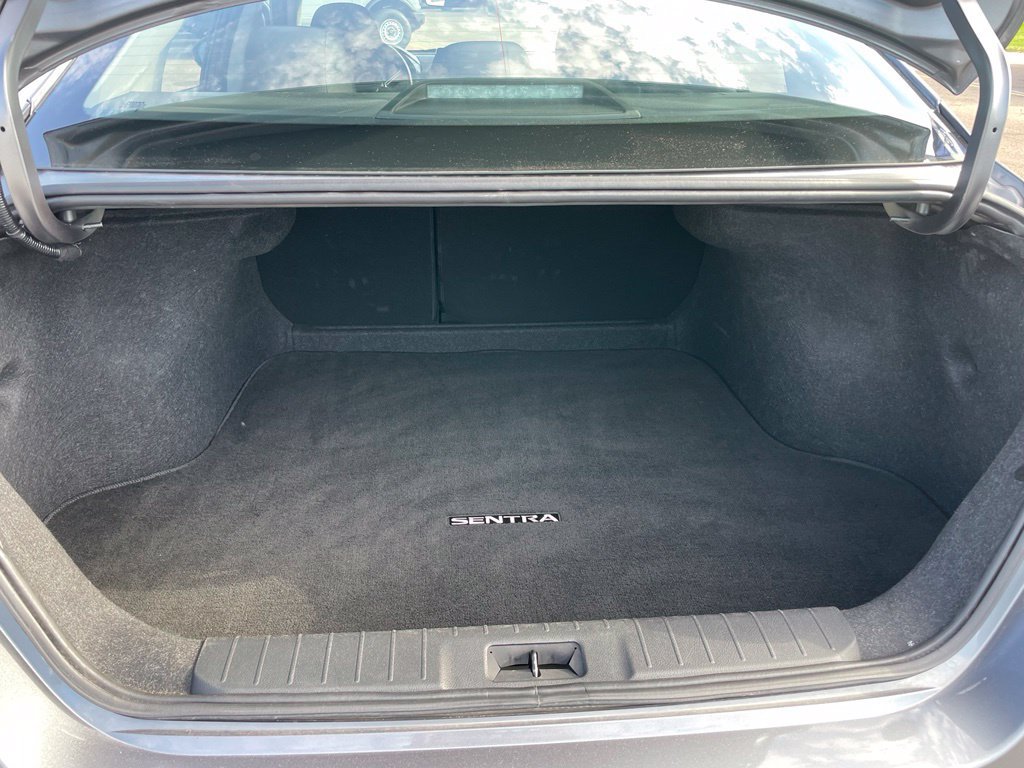 Used 2025 Nissan Sentra SR FWD image 26