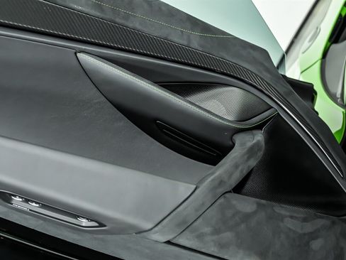 Used 2024 McLaren 750S Spider RWD image 18