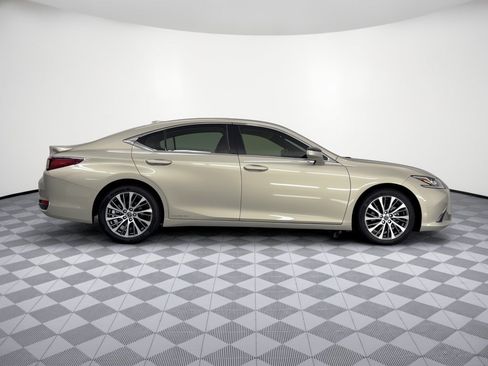 Used 2019 Lexus ES 300h w/ Premium Package FWD image 8