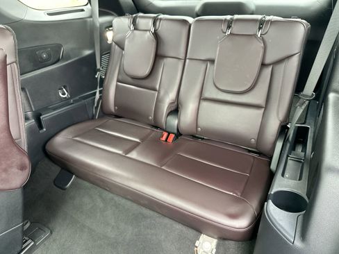 Used 2025 Ford Explorer Platinum w/ LUX Leather Package AWD/4WD image 25