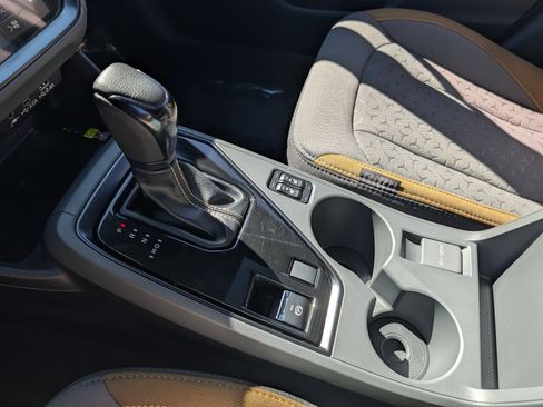 Certified 2025 Subaru Crosstrek 2.5i Sport w/ Crosstrek Mirror Package image 33