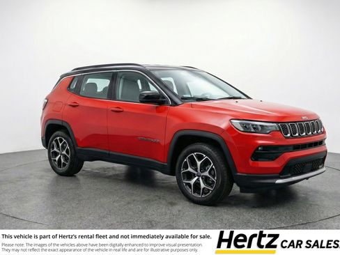Used 2025 Jeep Compass Limited image 1