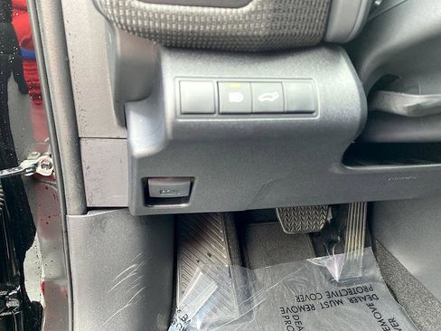 Used 2024 Subaru Solterra Touring image 12