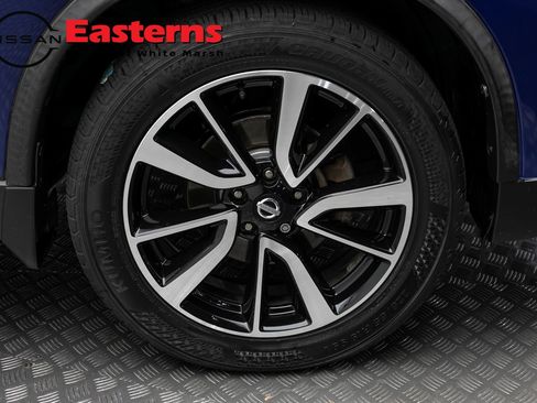Used 2017 Nissan Rogue SL w/ SL Premium Package AWD/4WD image 30
