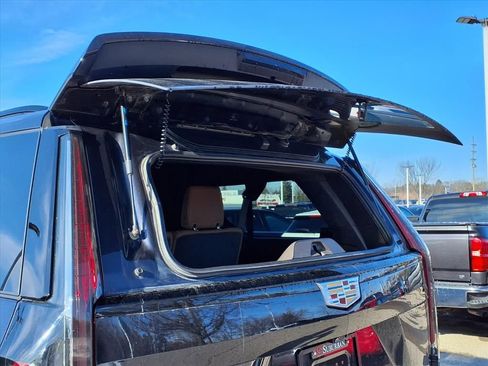 Used 2023 Cadillac Escalade ESV Sport image 10