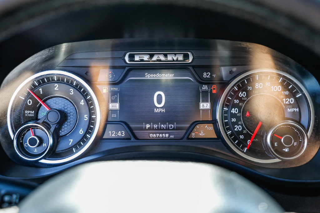 Used 2019 RAM 1500 Laramie AWD/4WD image 11