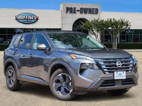 Used 2025 Nissan Rogue SV FWD image 1