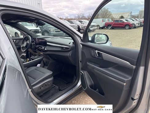 Used 2025 Buick Enclave Preferred w/ Power Package image 29