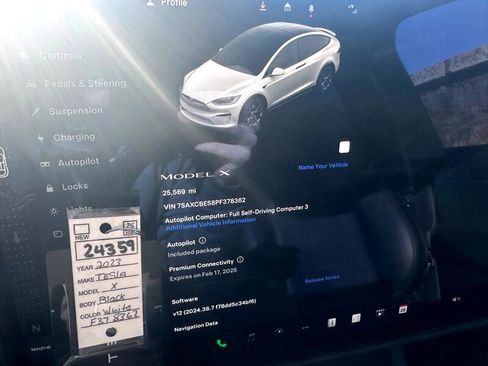 Used 2023 Tesla Model X image 4