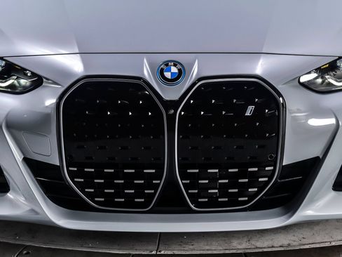 Used 2023 BMW i4 eDrive40 w/ M Sport Package RWD image 9
