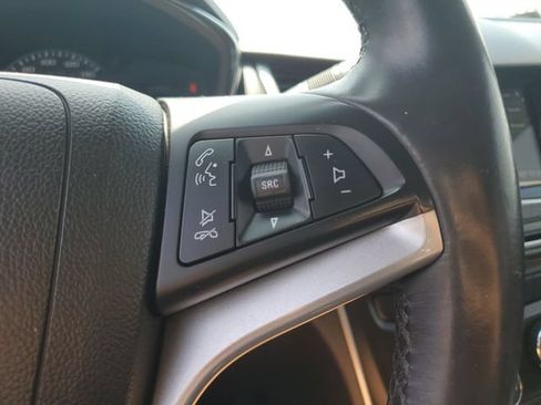 Used 2019 Chevrolet Trax LT w/ LT Convenience Package FWD image 23