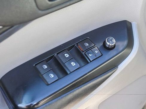 Used 2018 Toyota Highlander XLE w/ Carpet Mat Package (TMS) FWD image 26